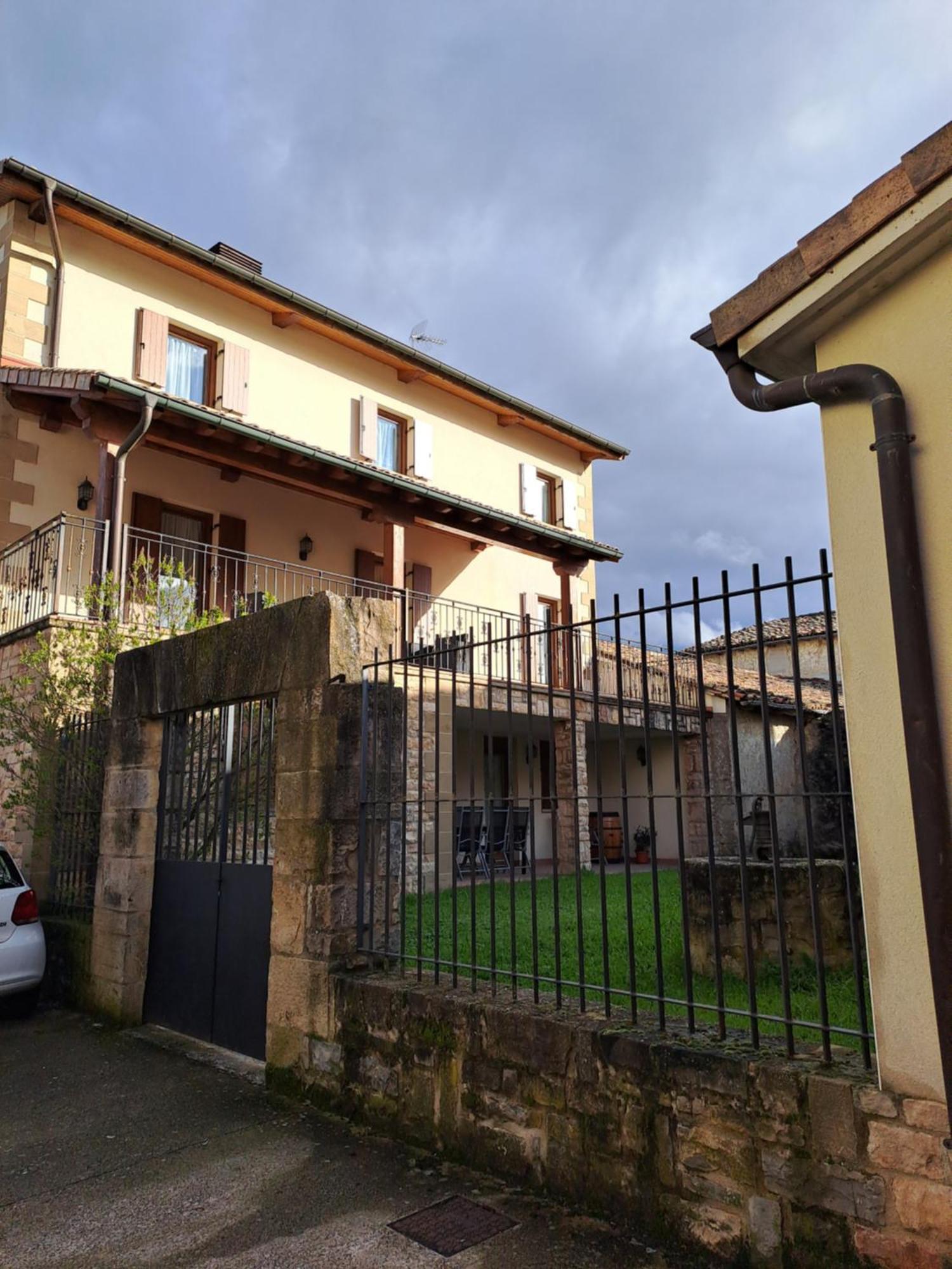 Casa Rural Torreblanca Urroz ภายนอก รูปภาพ