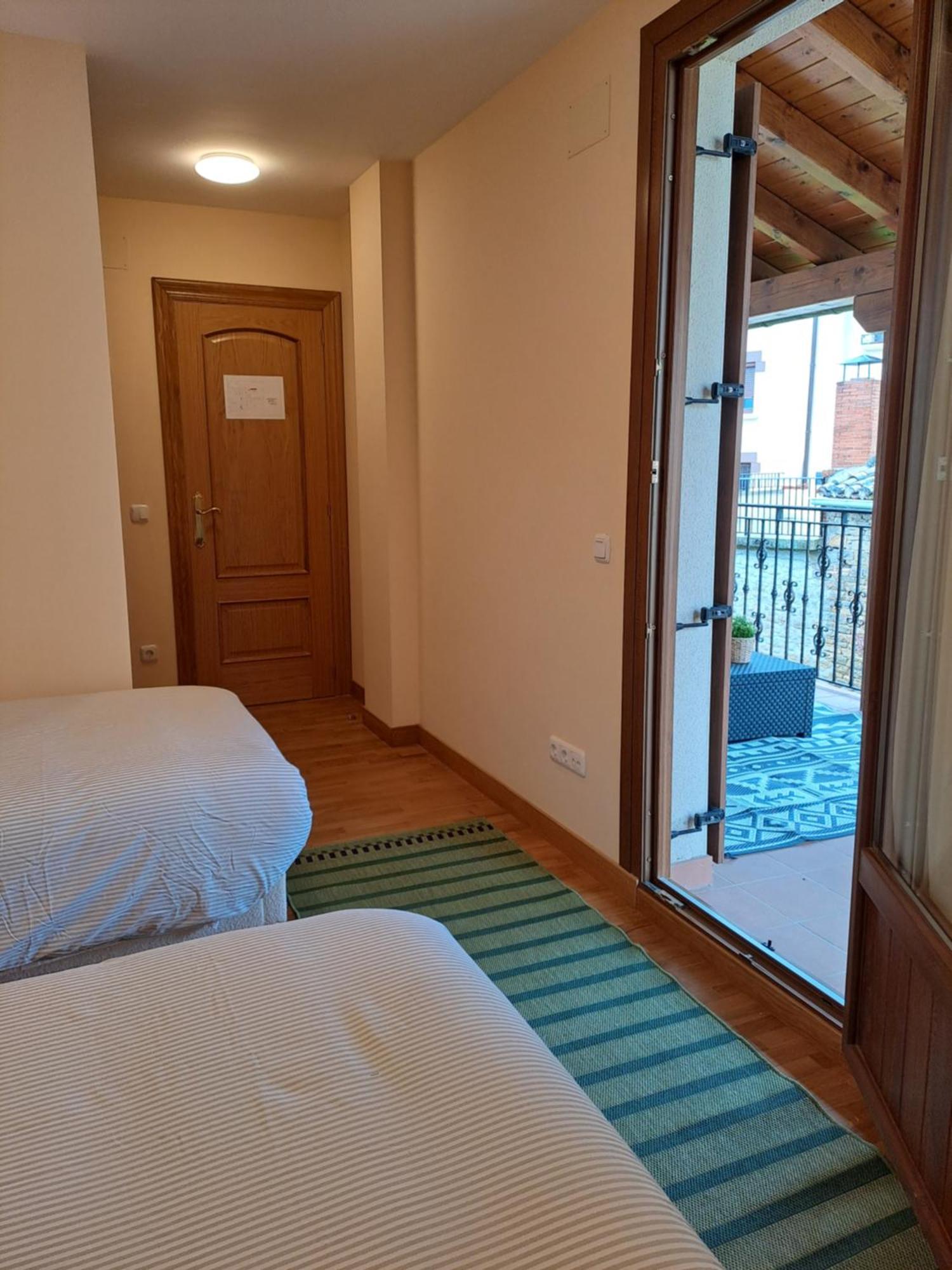 Casa Rural Torreblanca Urroz ภายนอก รูปภาพ